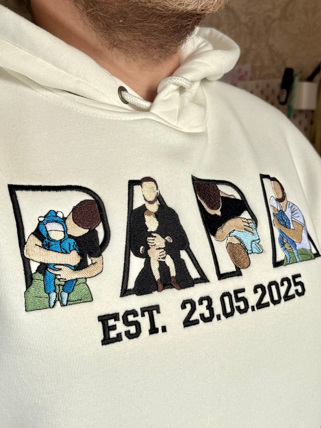 Personalisiertes Papa EST Sweatshirt mit Stickerei – Personalisierter Papa & Opa Hoodie mit Namen der Kinder auf dem Ärmel