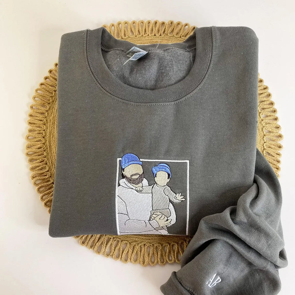 Custom Embroidered Family Photo Sweatshirt – Personalized Portrait Crewneck with Photo Border for Mom & Dad