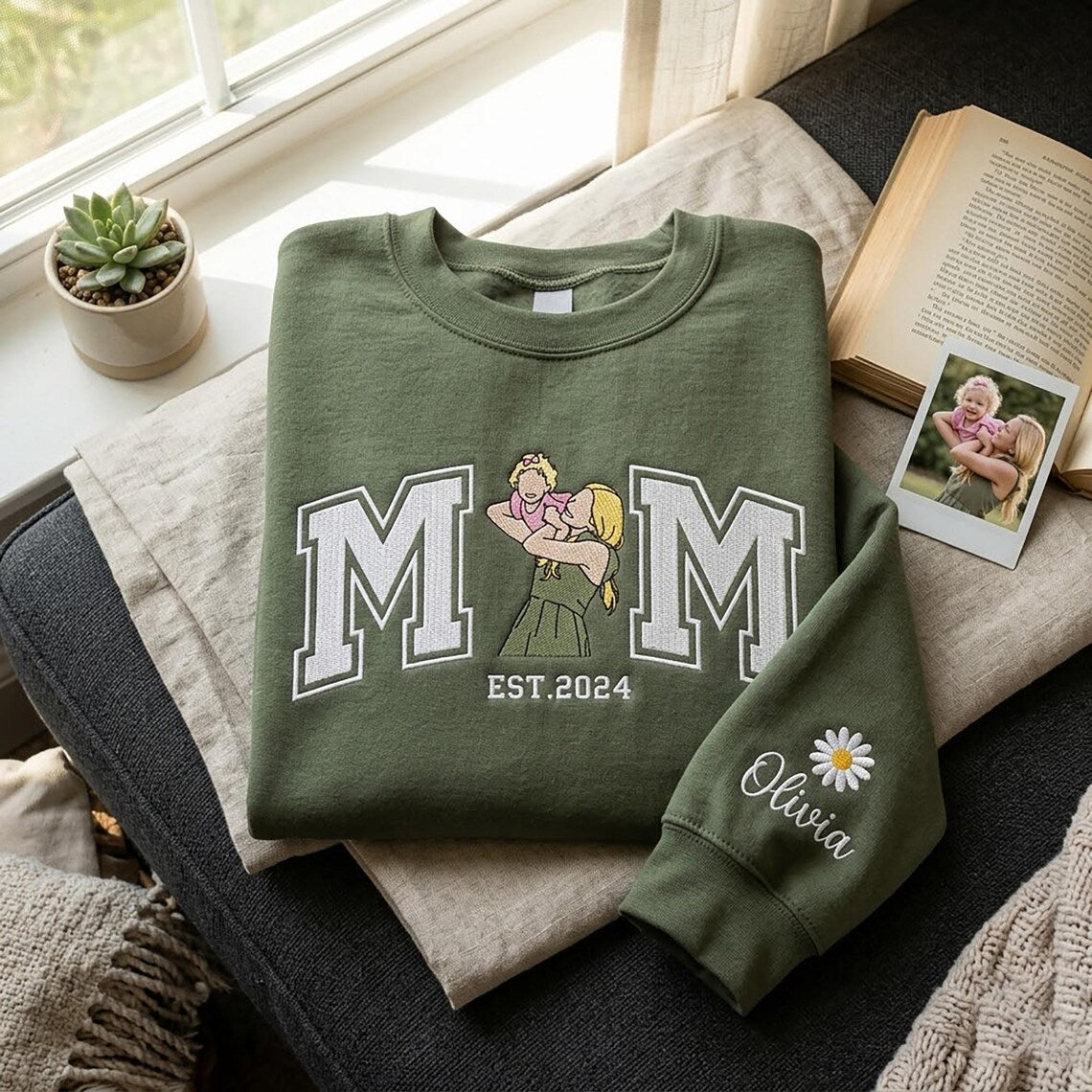 Sudadera Bordada Personalizada de Mamá – Sudadera con Capucha de Retrato de Foto Personalizado con Nombres de Niños en la Manga
