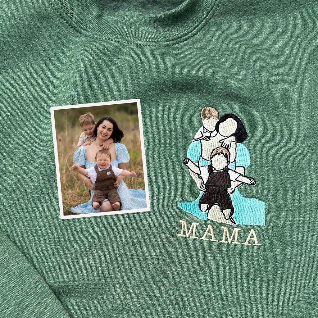 Ihre Lieblingsmenschen, für immer nah – Benutzerdefinierter Mama & Kinder Kapuzenpullover/Sweatshirt – Personalisiertes besticktes Porträt von Mama + Kinder Foto