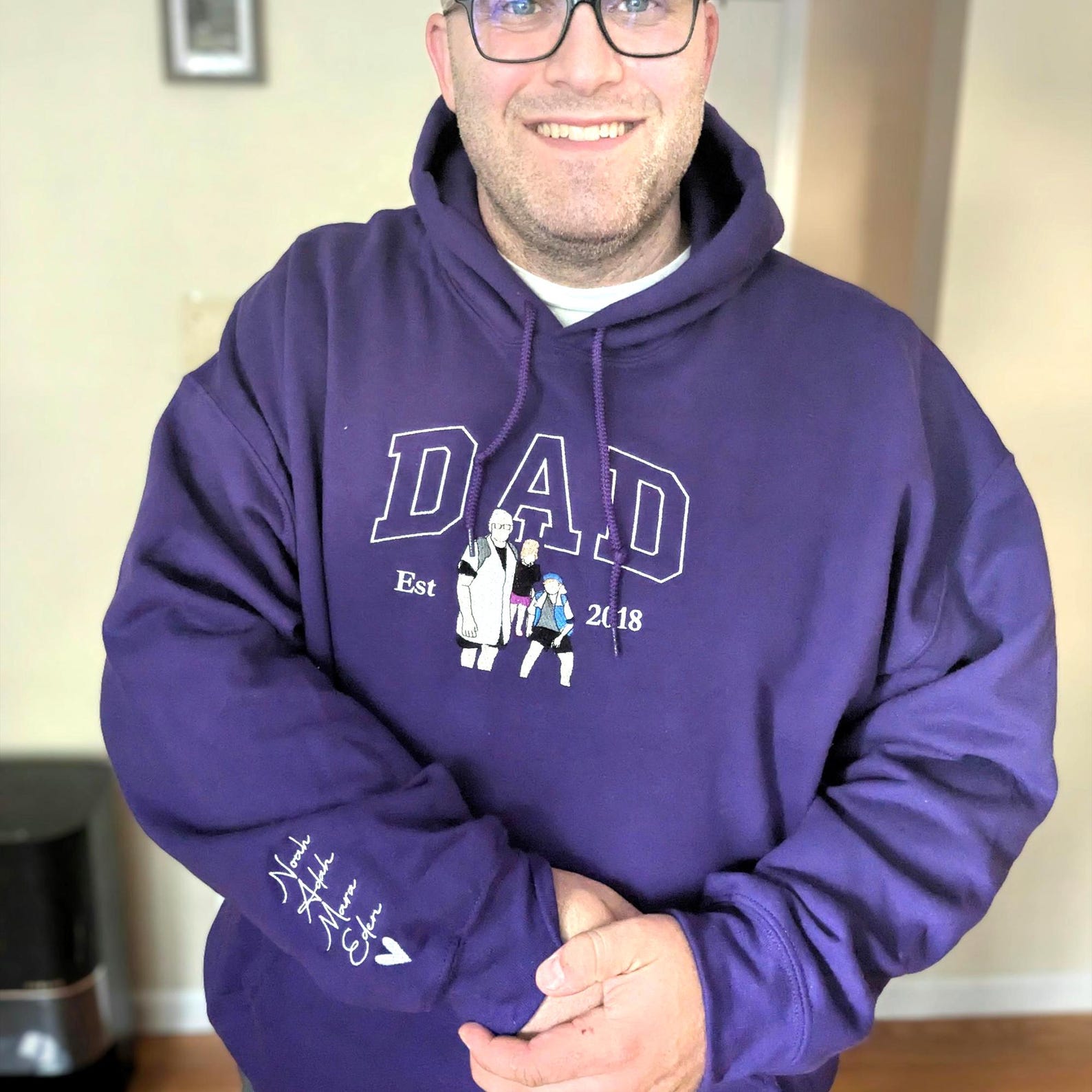 Custom Embroidered Papa/Papi/Papá/Dad Sweatshirt & Hoodie – Personalized Father & Child Photo Gift