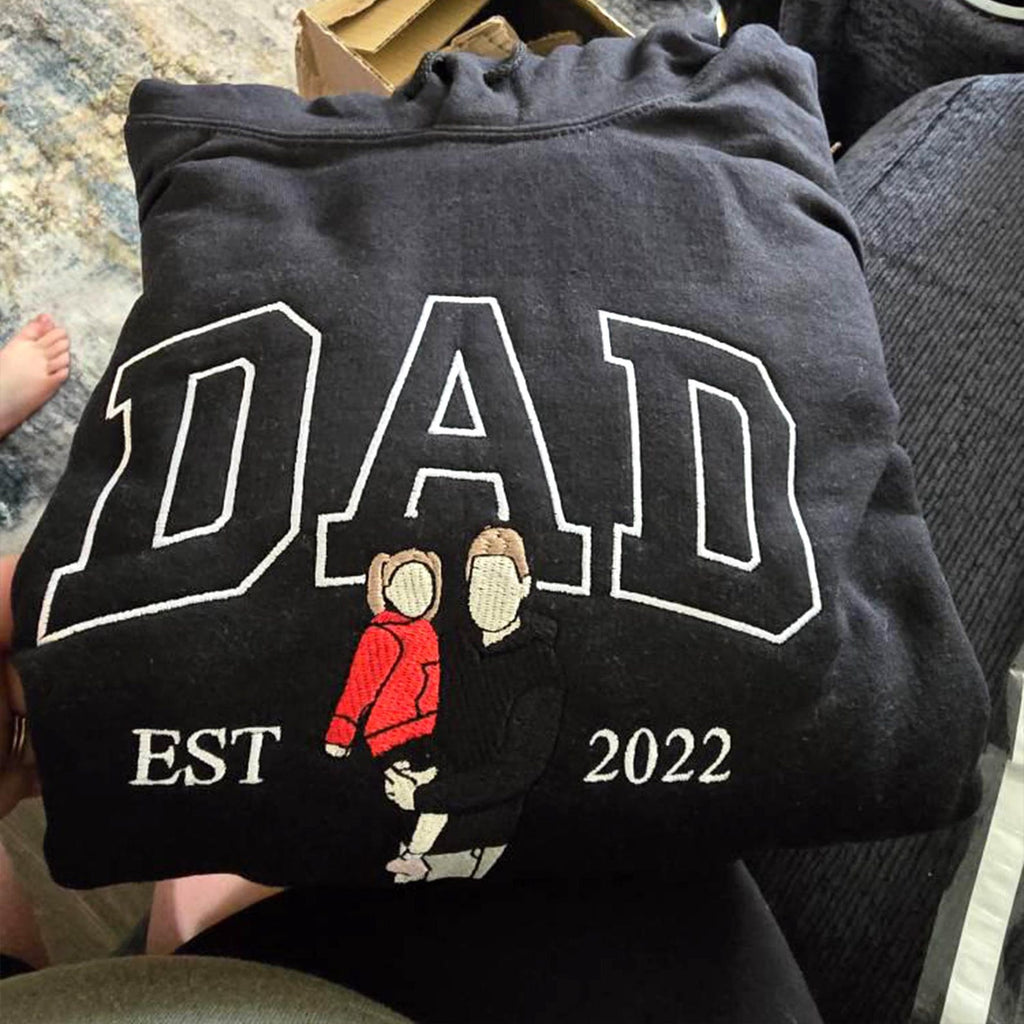 Custom Embroidered Papa/Papi/Papá/Dad Sweatshirt & Hoodie – Personalized Father & Child Photo Gift