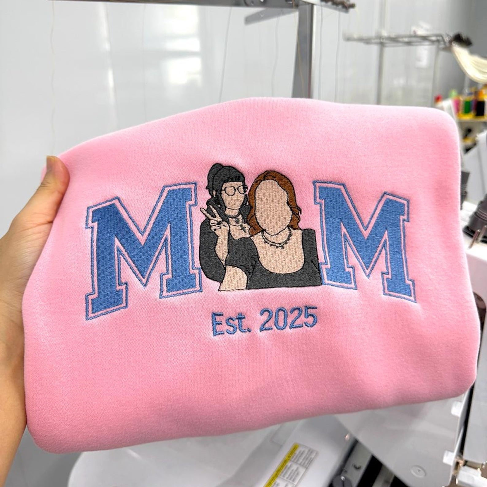 Custom Embroidered Mom Sweatshirt – Personalized Photo Portrait Hoodie with Kids’ Names on Sleeve