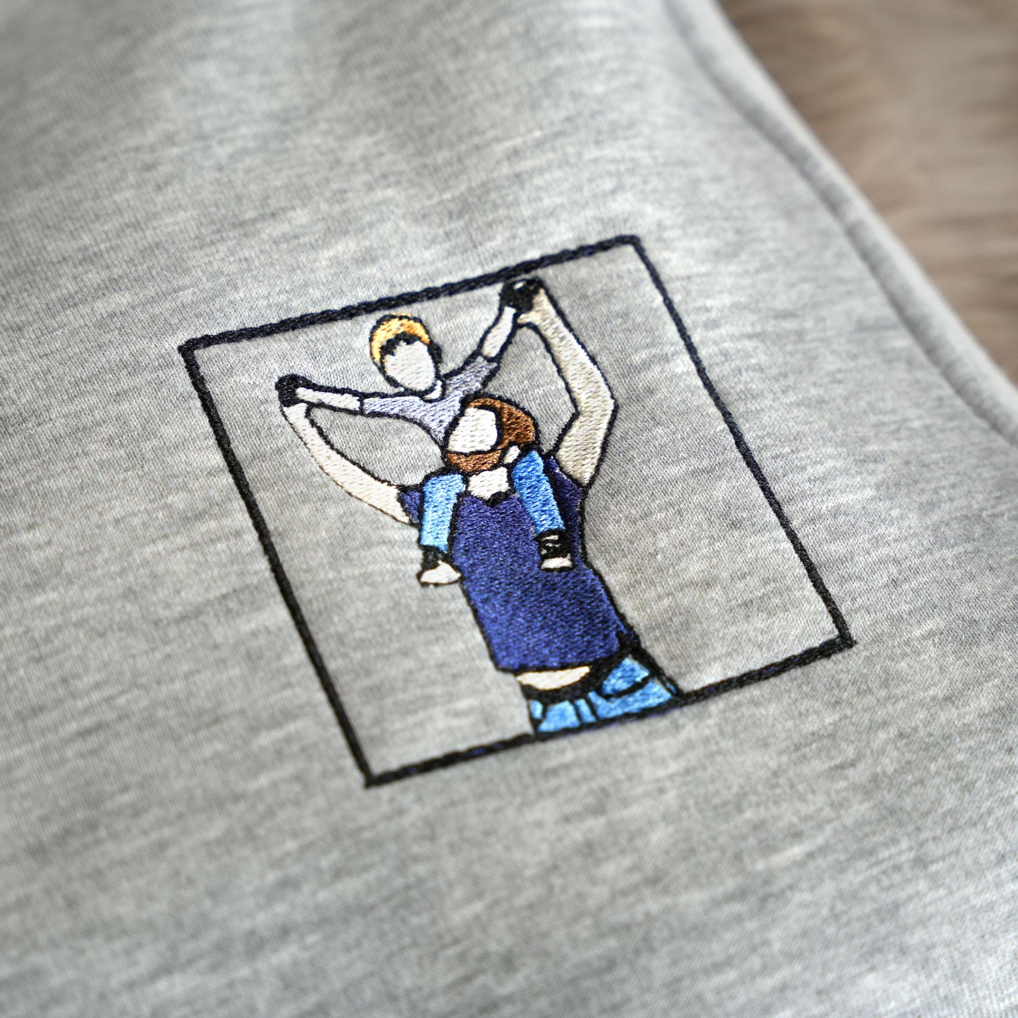 Custom Embroidered Family Photo Sweatshirt – Personalized Portrait Crewneck with Photo Border for Mom & Dad