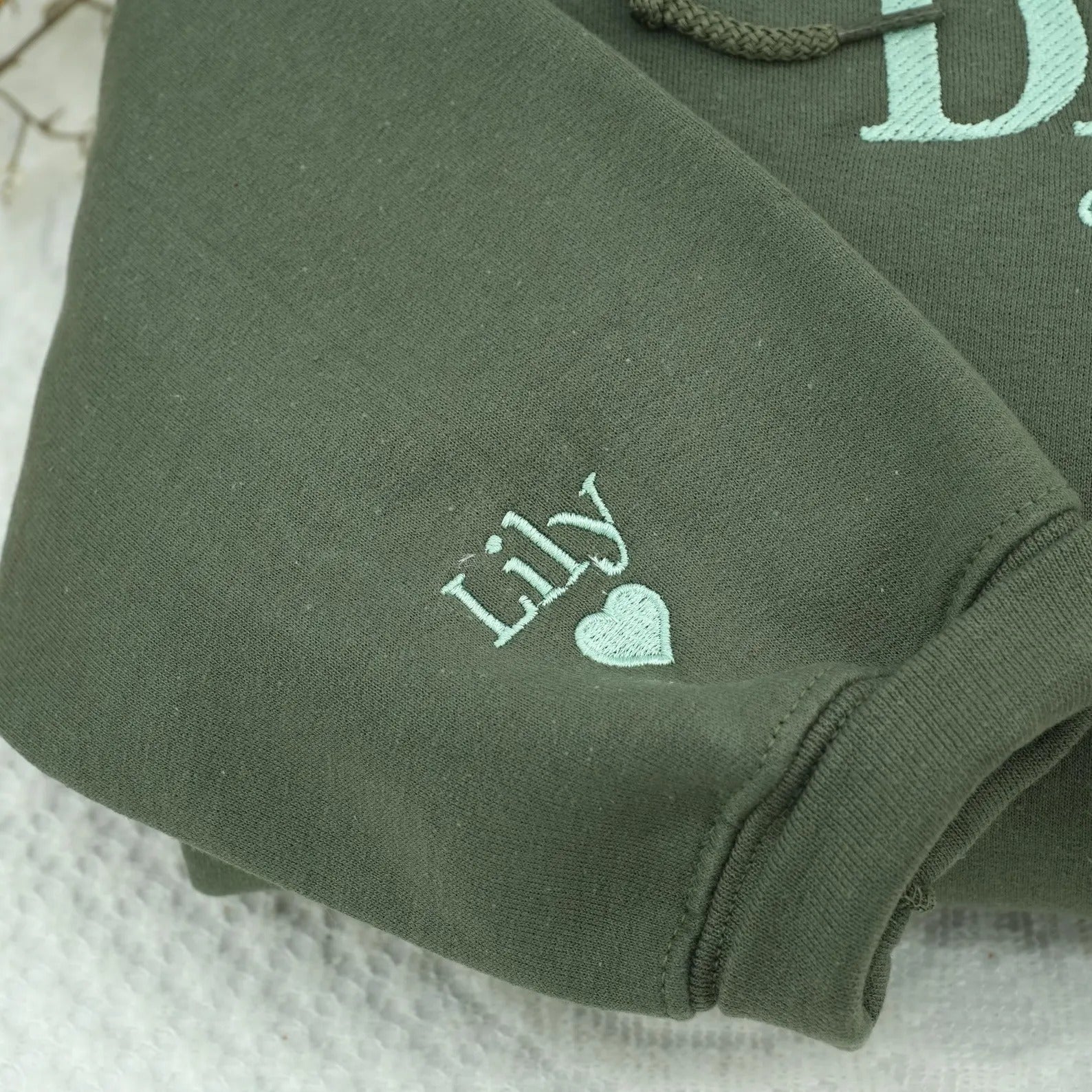 Custom Dad Hoodie – Personalized Embroidered Dad EST Sweatshirt with Kids’ Names, New Dad Hoodie, Cool Dads Club Gift