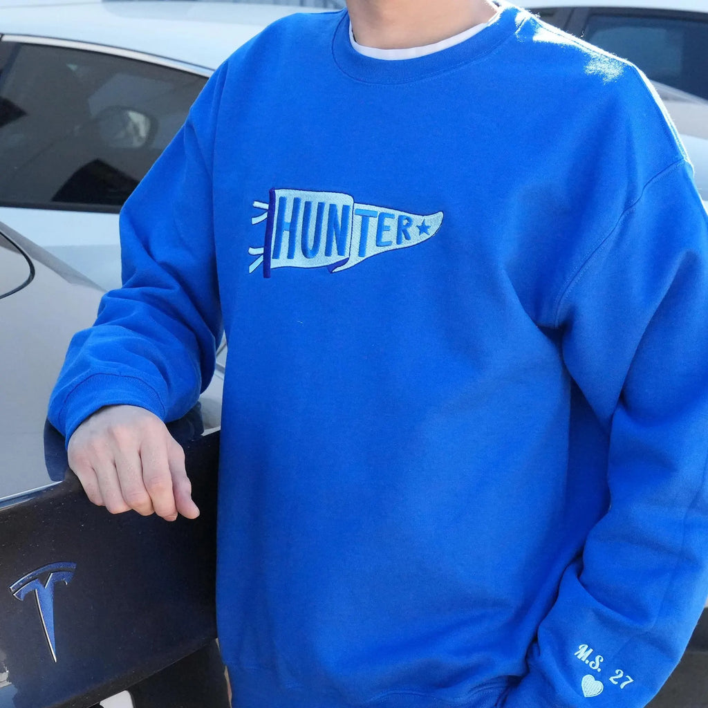 Sudadera personalizada con corte de lazo lateral para niños – Nombre y número personalizados, diseño de lazo coqueto