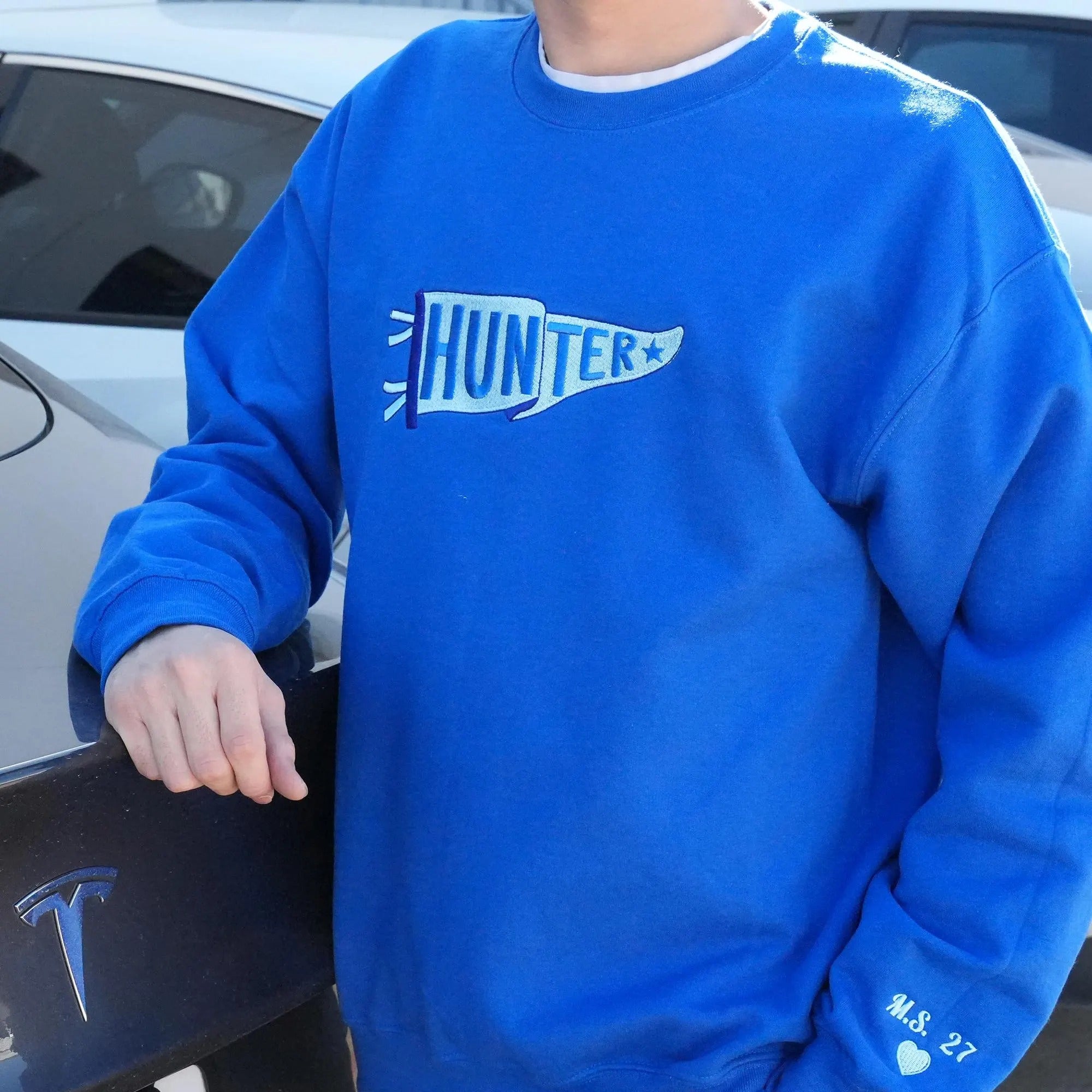 Sudadera personalizada con corte de lazo lateral para niños – Nombre y número personalizados, diseño de lazo coqueto