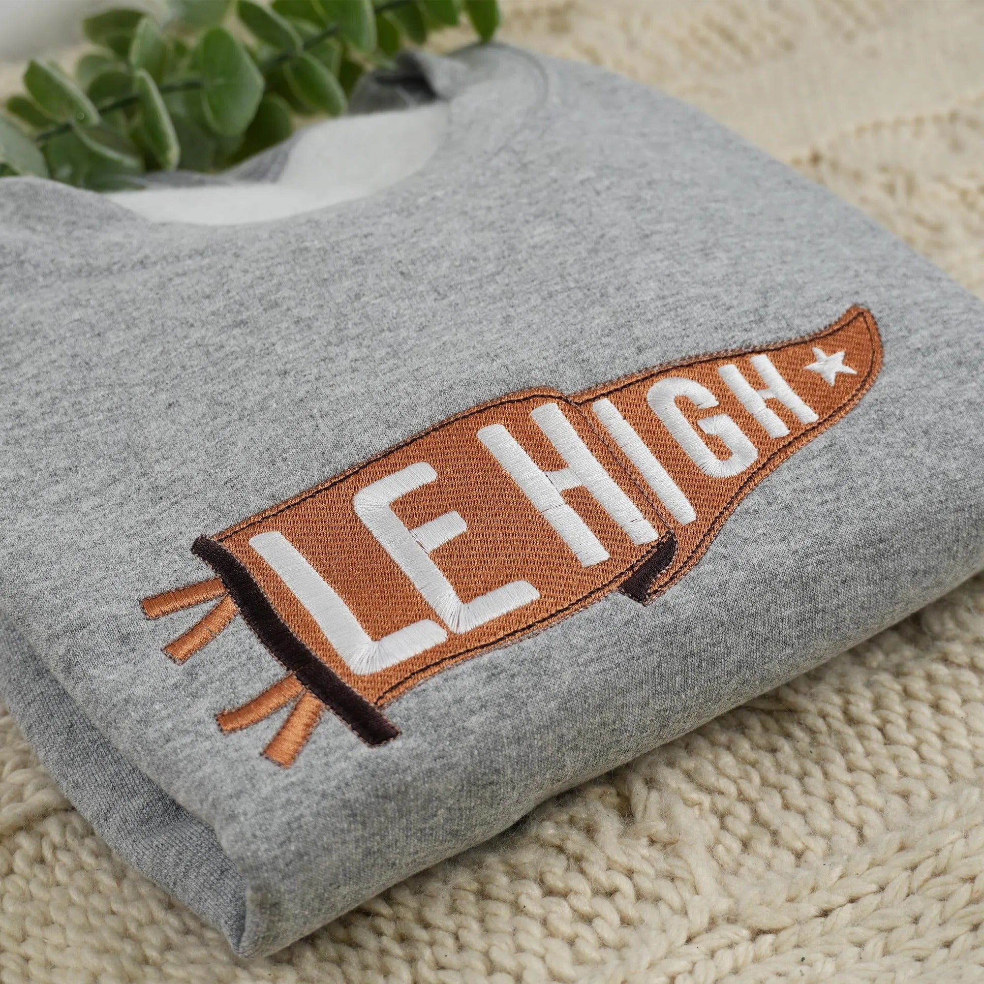 Sudadera personalizada con corte de lazo lateral para niños – Nombre y número personalizados, diseño de lazo coqueto